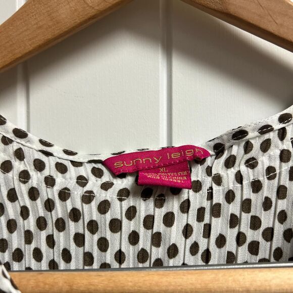 NWT Flower Wonder Sunny Leigh Brown Polka Dot Short Sleeve Button Down Shirt - Picture 3 of 6